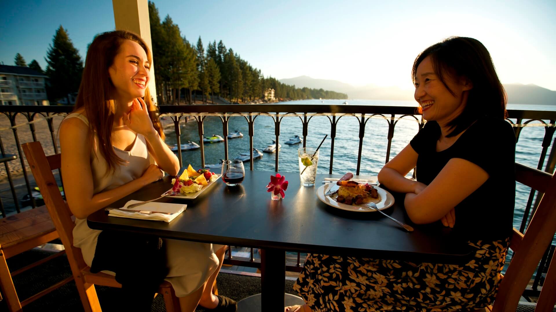 Le restaurant Boathouse on the Pier de Beach Retreat & Lodge à Tahoe