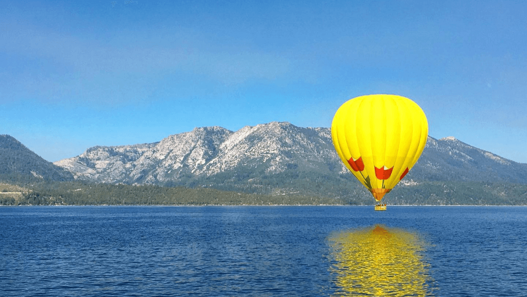 Hot Air Balloon Over Lake Tahoe | Photo: @voiceforthetrees